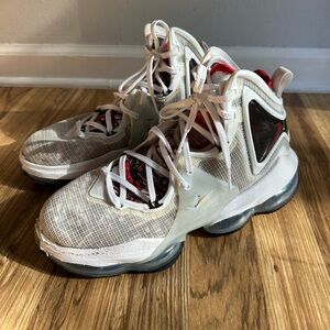 Nike LeBron 19 Sketch Basketball Shoes White/Black/University Red Size 7.5